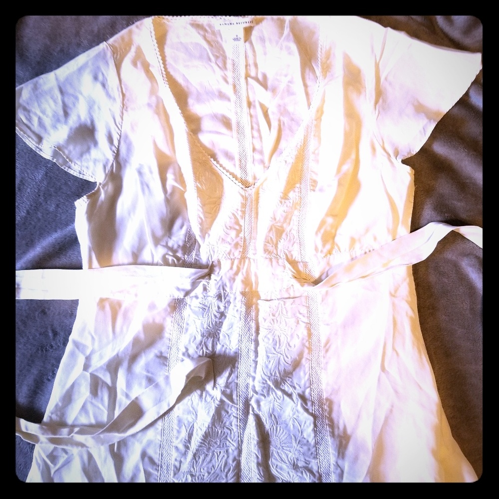 Banana Republic Silk blouse w/back tie